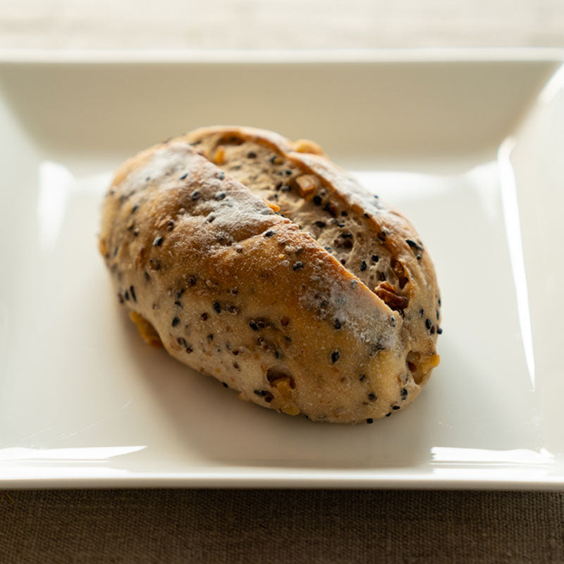 飛騨コシヒカリの米粉と玄米パン えごまくるみ 4個セット/和仁農園