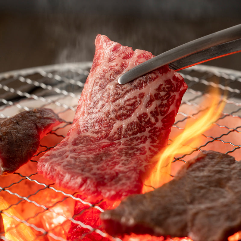 焼肉焼いてるシーン