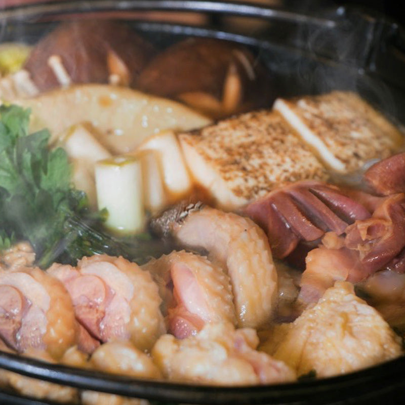 「100年地鶏」絶品！地鶏すき焼きセット(2~3人前)/鳥屋花
