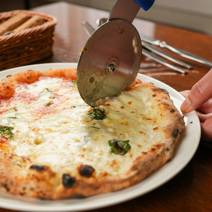 ハーフアンドハーフのピッツア