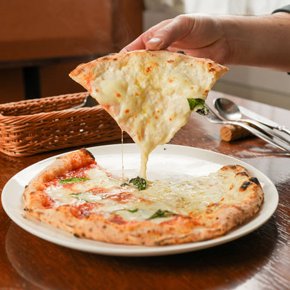 ハーフアンドハーフのピッツア