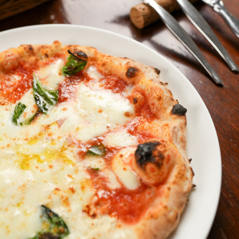 ハーフアンドハーフのピッツア